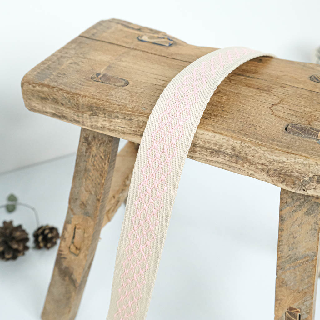 Pink Diamond-Patterned Strap - Maison Klem